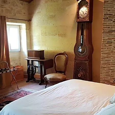 Les Logis De Bed & Breakfast 4*