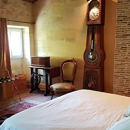 Les Logis De Bed & Breakfast 4*