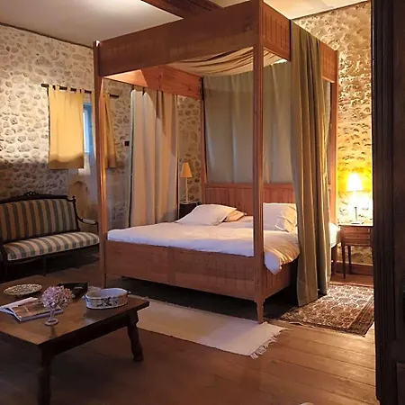 Les Logis De Bed & Breakfast